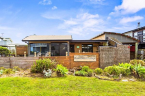 Coastal Cottage with Ocean Views
